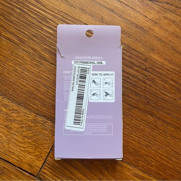 Blue Design Press-On Nails - Picture 5 of 5